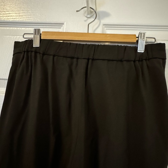Babaton pull on crepe trousers (size 8) in dark olive - Picture 2 of 5